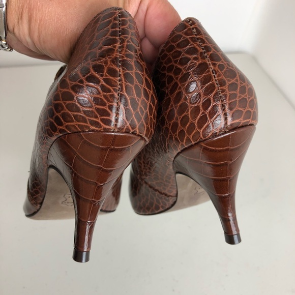 Tory Burch Brown Ankle Boots Size 5M - Picture 4 of 8